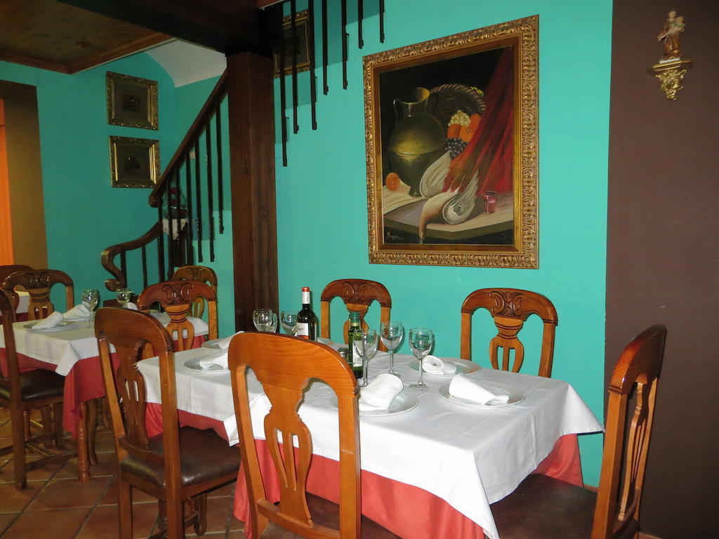Hostal Restaurante Reina El Tejar Esterno foto