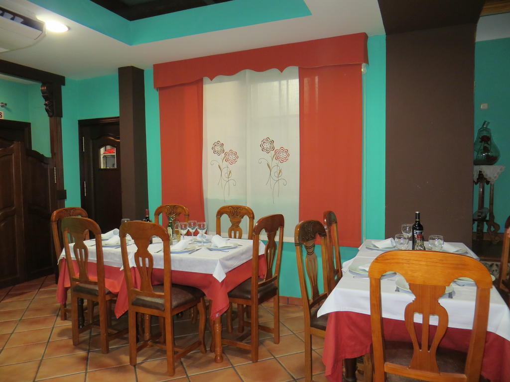 Hostal Restaurante Reina El Tejar Esterno foto