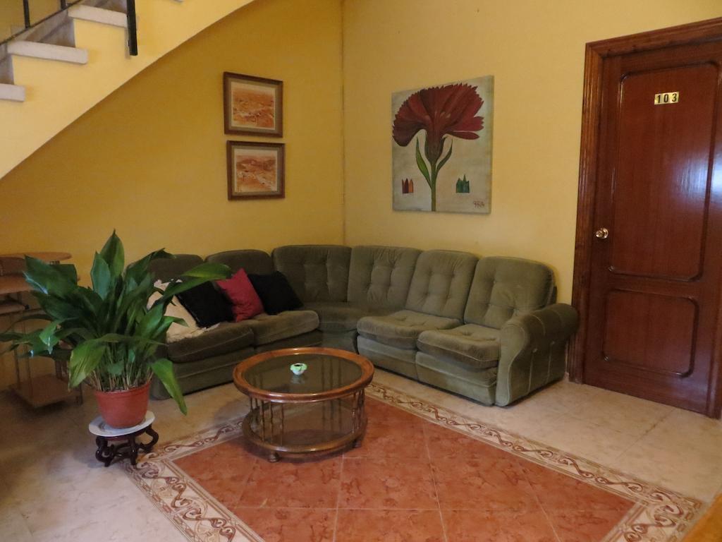Hostal Restaurante Reina El Tejar Esterno foto