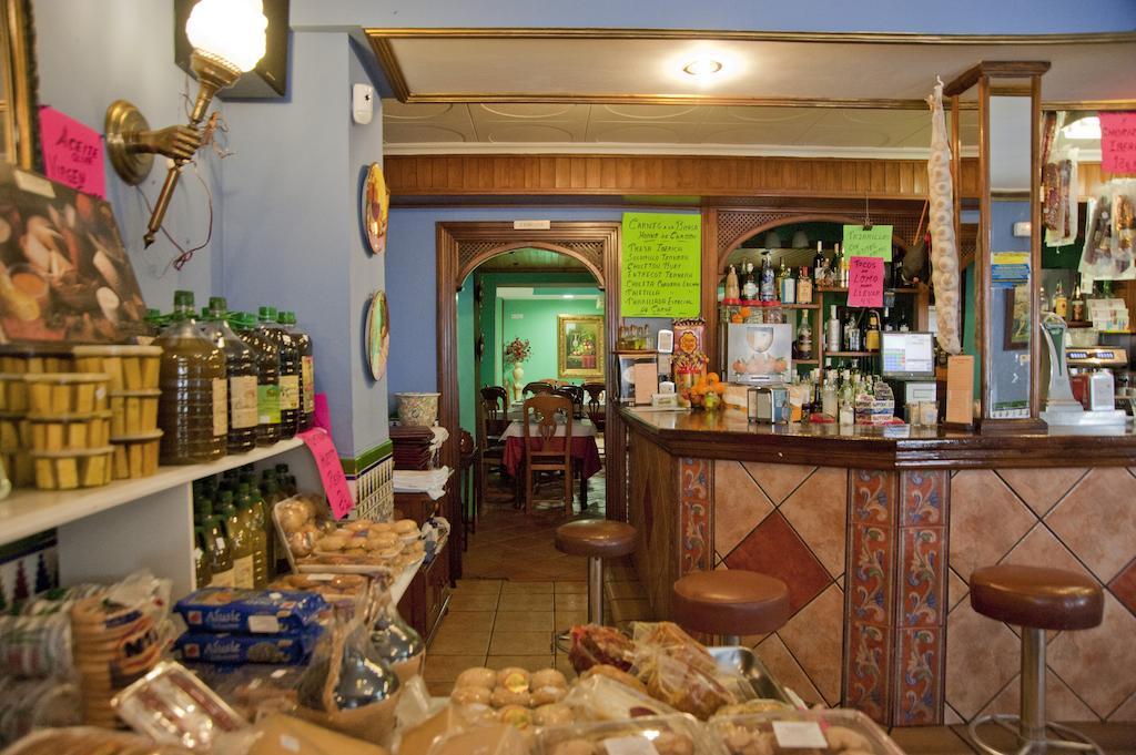 Hostal Restaurante Reina El Tejar Esterno foto