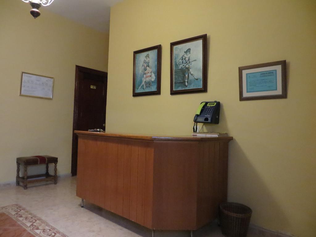 Hostal Restaurante Reina El Tejar Esterno foto